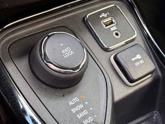 Certified 2020 Jeep Compass Limited AWD/4WD image 30