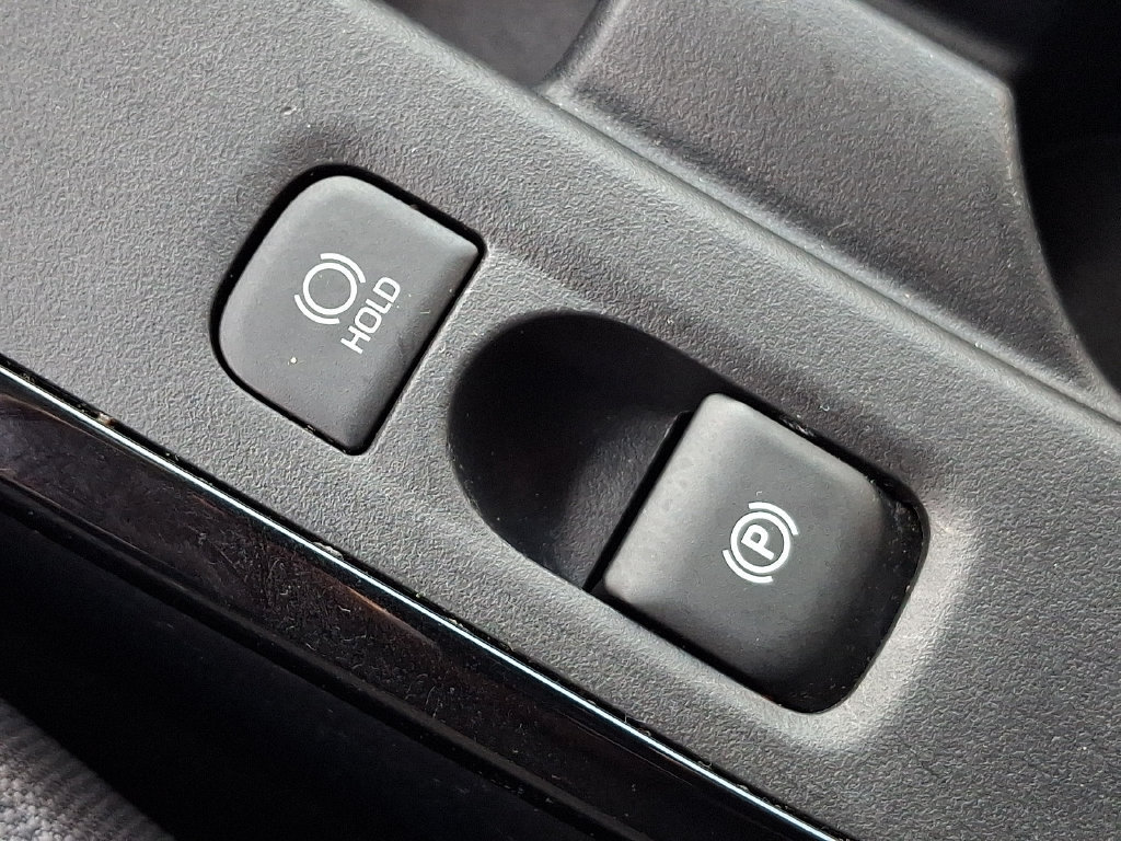 Used 2025 Toyota Corolla SE w/ Convenience Package FWD image 25