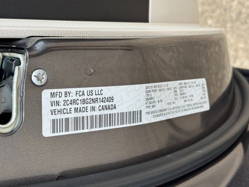 Used 2022 Chrysler Pacifica Touring-L FWD image 42
