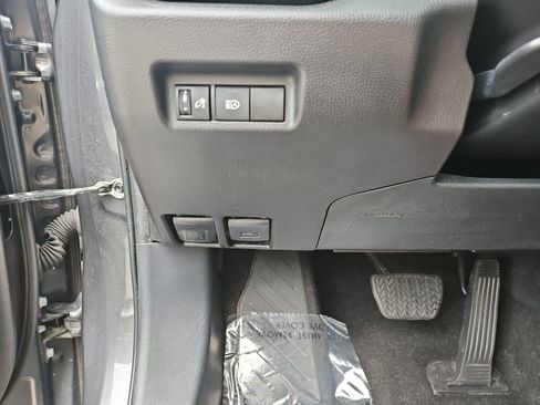Used 2025 Toyota RAV4 XLE AWD/4WD image 25