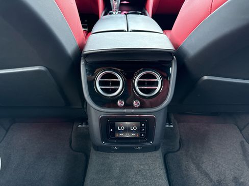 Used 2019 Bentley Bentayga image 61