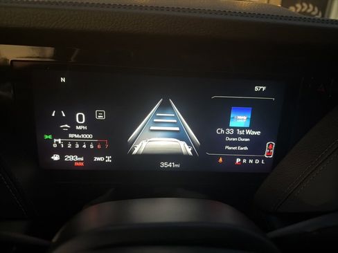 Used 2025 GMC Yukon Denali w/ Sun & Power Step Package image 13