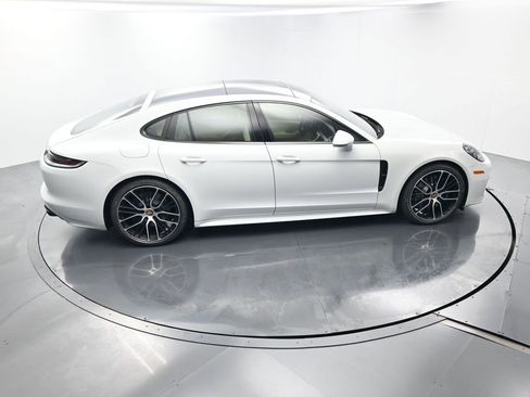 Certified 2022 Porsche Panamera GTS image 40