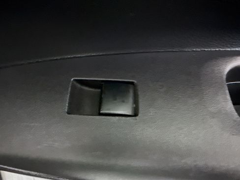 Used 2020 Toyota Corolla SE FWD image 30