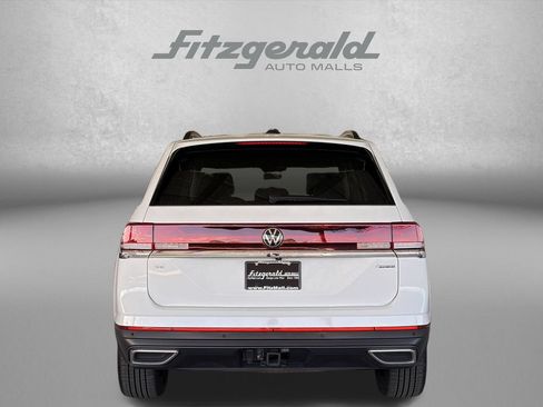 Used 2024 Volkswagen Atlas SE AWD/4WD image 8