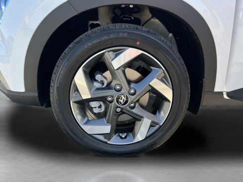 New 2025 Hyundai Venue SEL FWD image 5