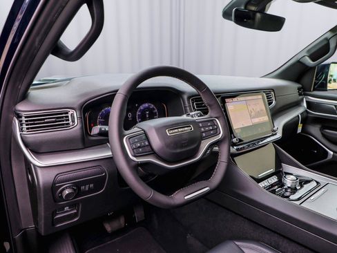 New 2026 Jeep Grand Wagoneer Limited w/ Premium Group II AWD/4WD image 18
