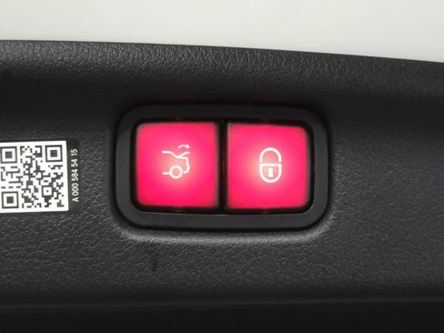 Certified 2026 Mercedes-Benz C 300 4MATIC Sedan image 28