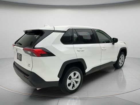 Used 2025 Toyota RAV4 LE AWD/4WD image 5
