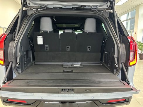 New 2025 Ford Expedition Platinum w/ Stealth Performance Package image 21