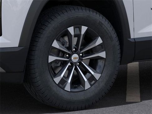 New 2025 Chevrolet Equinox LT w/ Convenience Package II image 9