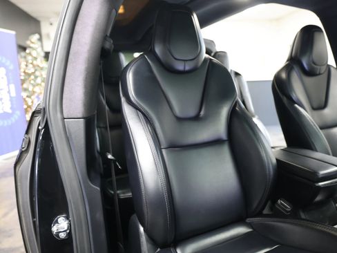 Used 2018 Tesla Model X 75D image 36