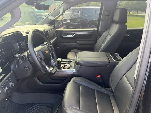 Used 2023 Chevrolet Silverado 1500 LTZ w/ LTZ Premium Package AWD/4WD image 17