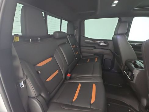 Used 2024 GMC Sierra 1500 AT4 w/ Technology Package AWD/4WD image 33