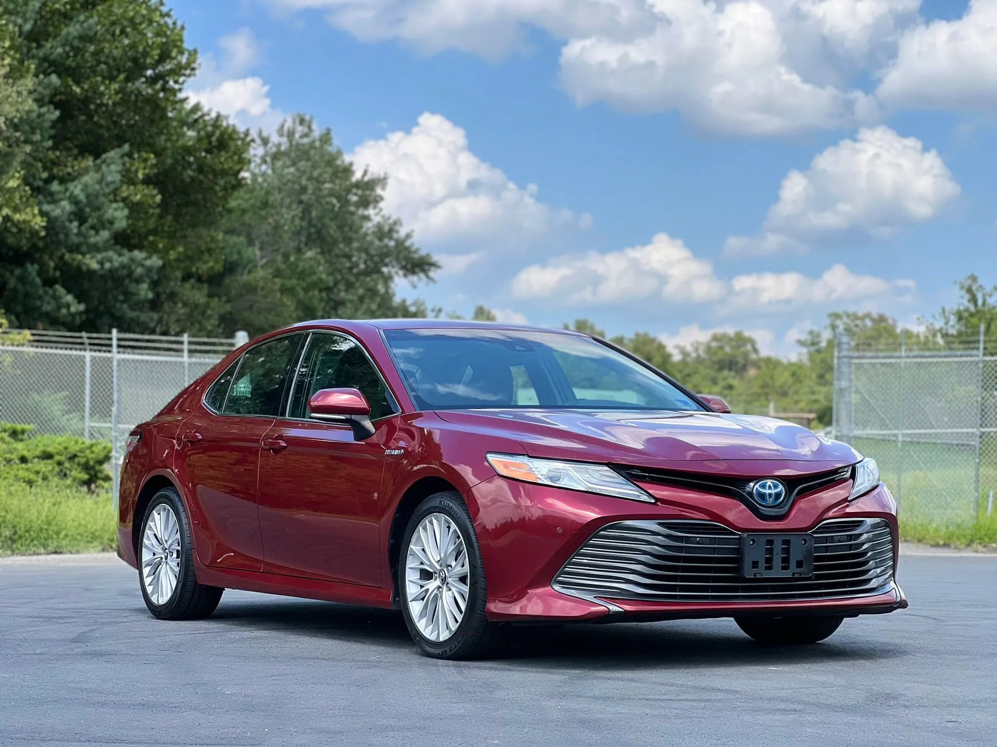 Used 2018 Toyota Camry XLE FWD image 7