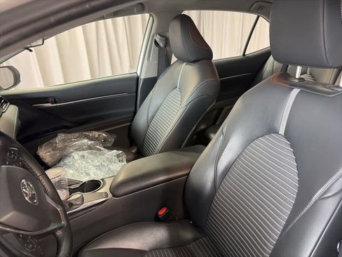 Used 2019 Toyota Camry SE image 25
