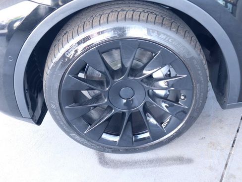 Used 2021 Tesla Model Y Long Range AWD/4WD image 37