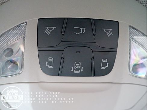 Used 2019 Chrysler Pacifica Touring-L image 13