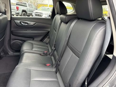 Used 2015 Nissan Rogue SL w/ SL Premium Package image 16