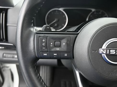 Used 2023 Nissan Pathfinder SV image 31