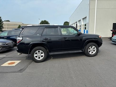 Used 2016 Toyota 4Runner SR5 AWD/4WD image 6