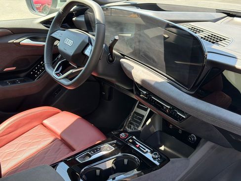 Used 2025 Audi S6 e-tron Premium Plus w/ Premium Plus AWD/4WD image 8