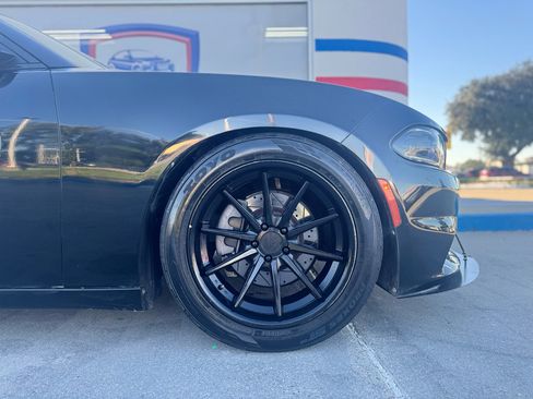 Used 2015 Dodge Charger R/T image 24