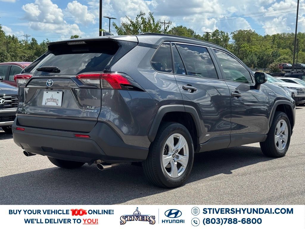 Used 2021 Toyota RAV4 XLE w/ Convenience Package AWD/4WD image 14
