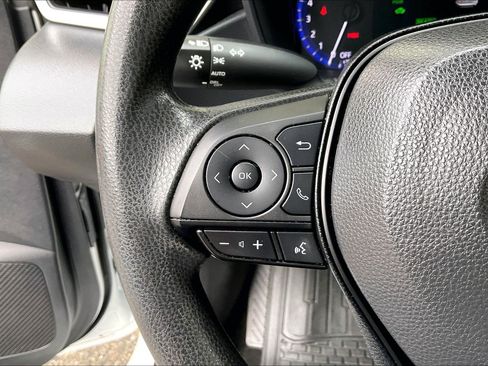 Used 2022 Toyota Corolla LE image 17