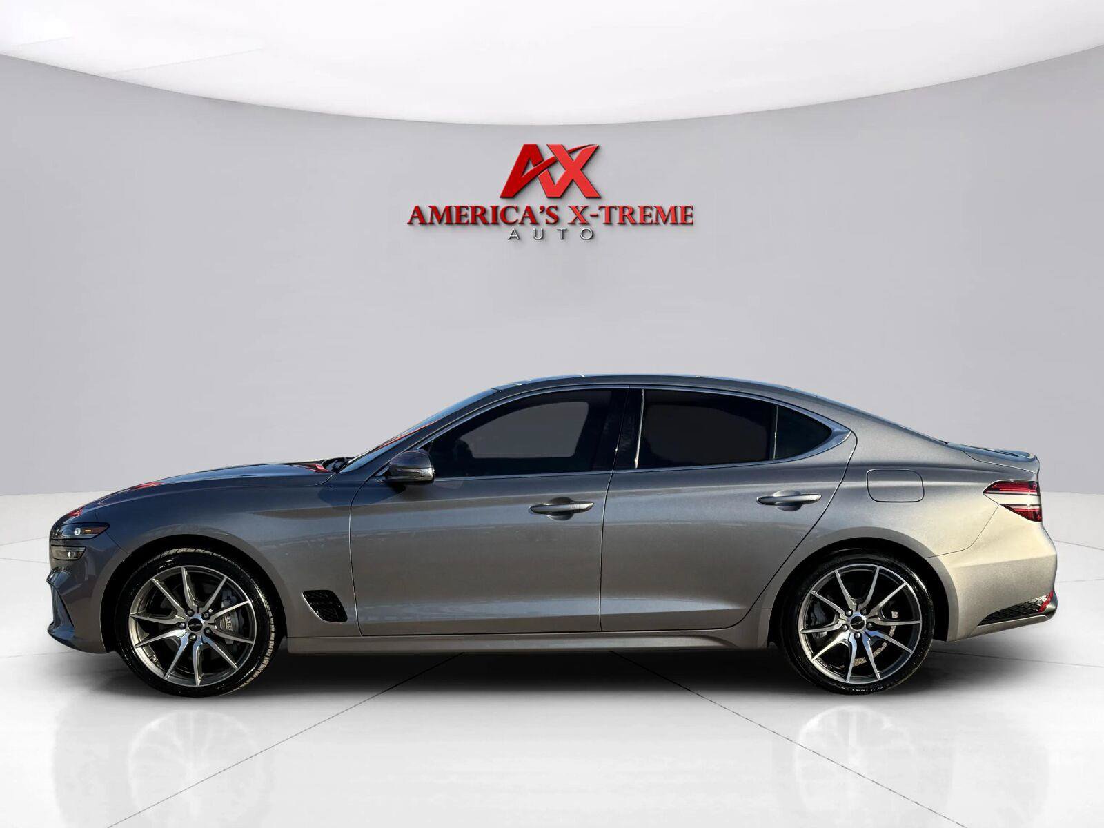 Used 2024 Genesis G70 2.5T RWD image 2