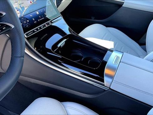 New 2026 Mercedes-Benz GLC 350e 4MATIC image 7