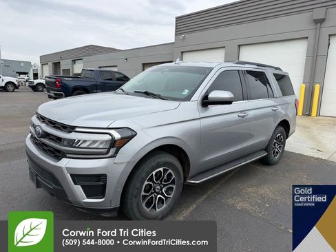 Used 2022 Ford Expedition XLT AWD/4WD image 5