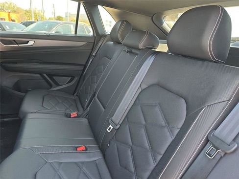 New 2026 Volkswagen Atlas Cross Sport SE image 13