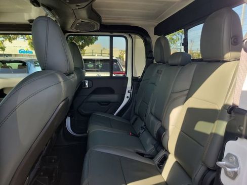 New 2026 Jeep Gladiator Mojave image 10