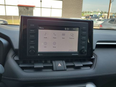 Used 2022 Toyota RAV4 XLE w/ Convenience Package FWD image 15