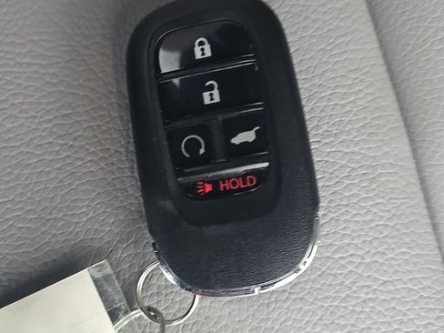Used 2025 Honda Pilot EX-L image 33