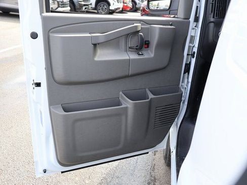 New 2025 GMC Savana 2500 w/ Driver Convenience Package RWD image 25