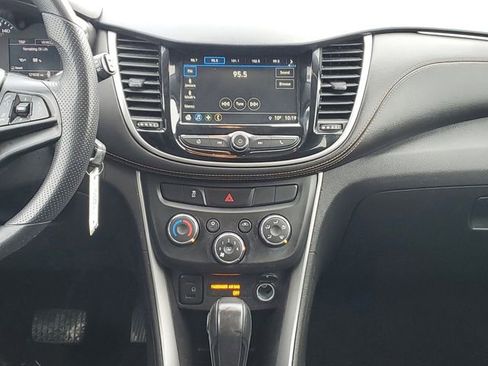 Used 2018 Chevrolet Trax LS image 11
