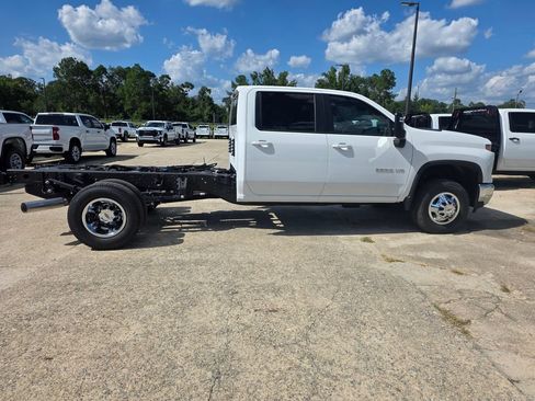 New 2026 Chevrolet Silverado 3500 LT w/ Convenience Package AWD/4WD image 6