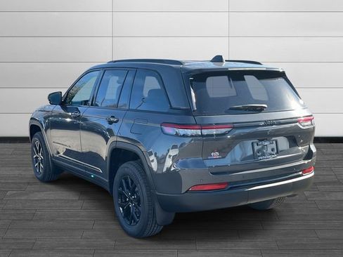 New 2025 Jeep Grand Cherokee Altitude image 5