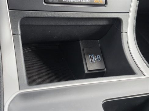 Used 2024 Ford Edge SE w/ Black Appearance Package image 21