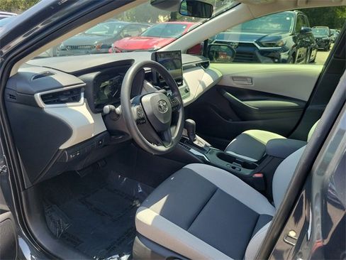 Used 2025 Toyota Corolla LE image 10