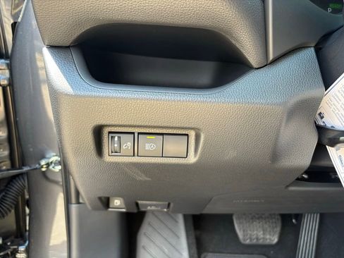 Used 2025 Toyota RAV4 LE image 27