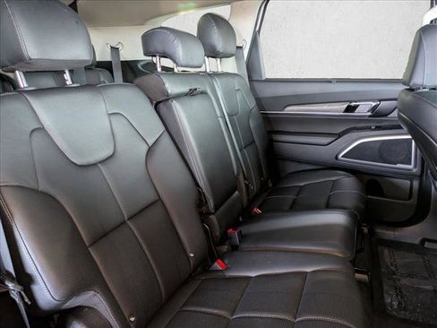 Used 2022 Kia Telluride EX image 22