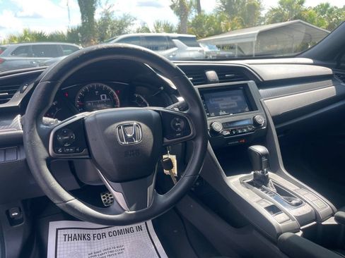 Used 2018 Honda Civic Sport image 13
