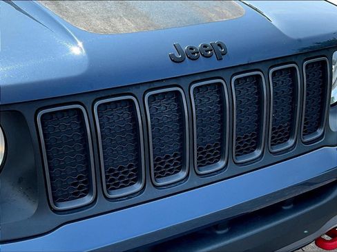 Used 2023 Jeep Renegade Trailhawk AWD/4WD image 35
