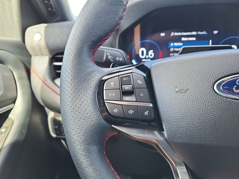 Used 2025 Ford Explorer ST image 19