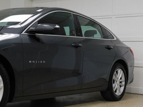 Used 2018 Chevrolet Malibu LT image 19
