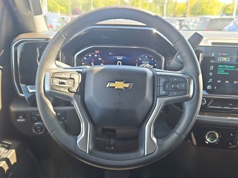 Used 2024 Chevrolet Silverado 1500 LT AWD/4WD image 15