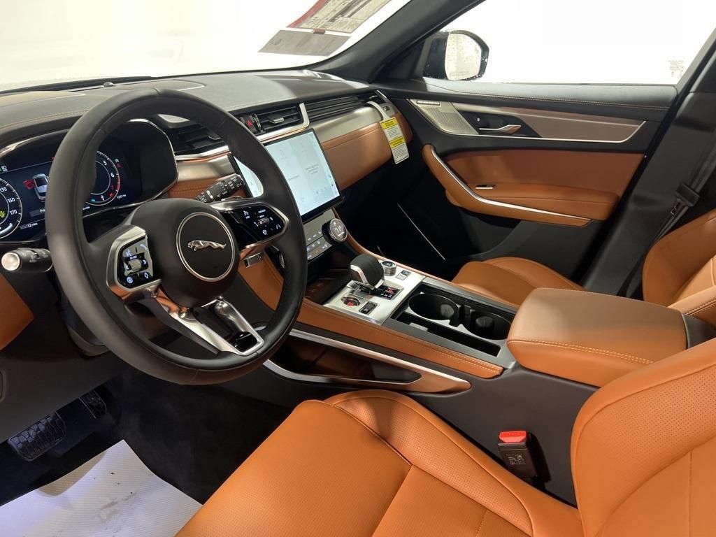 Used 2026 Jaguar F-PACE R-Dynamic S AWD/4WD image 5
